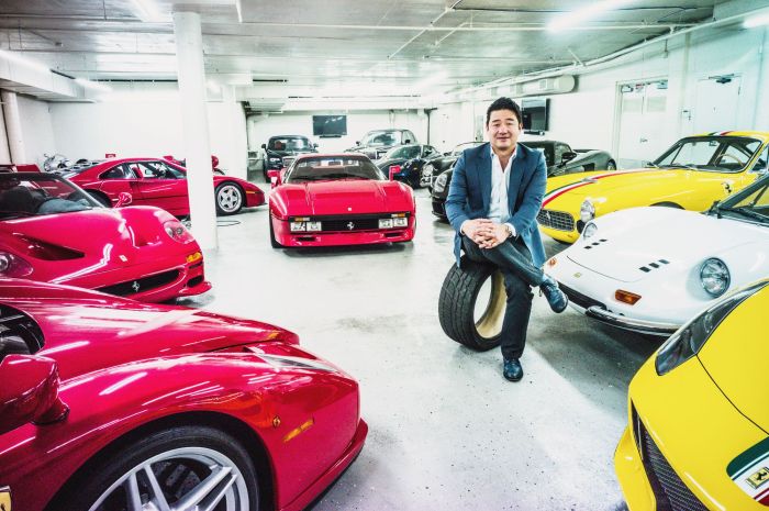 Artis yang memiliki koleksi mobil sport Ferrari terbanyak