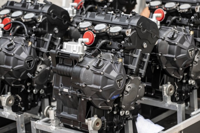 Triumph moto2 engine