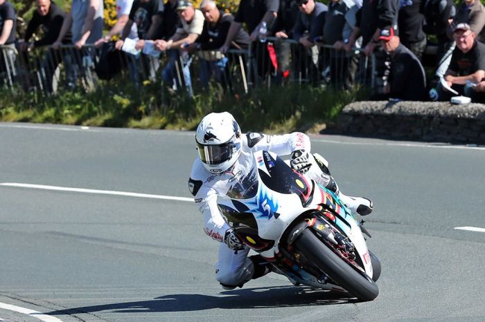 Pengaruh Isle of Man TT terhadap perkembangan teknologi motor balap