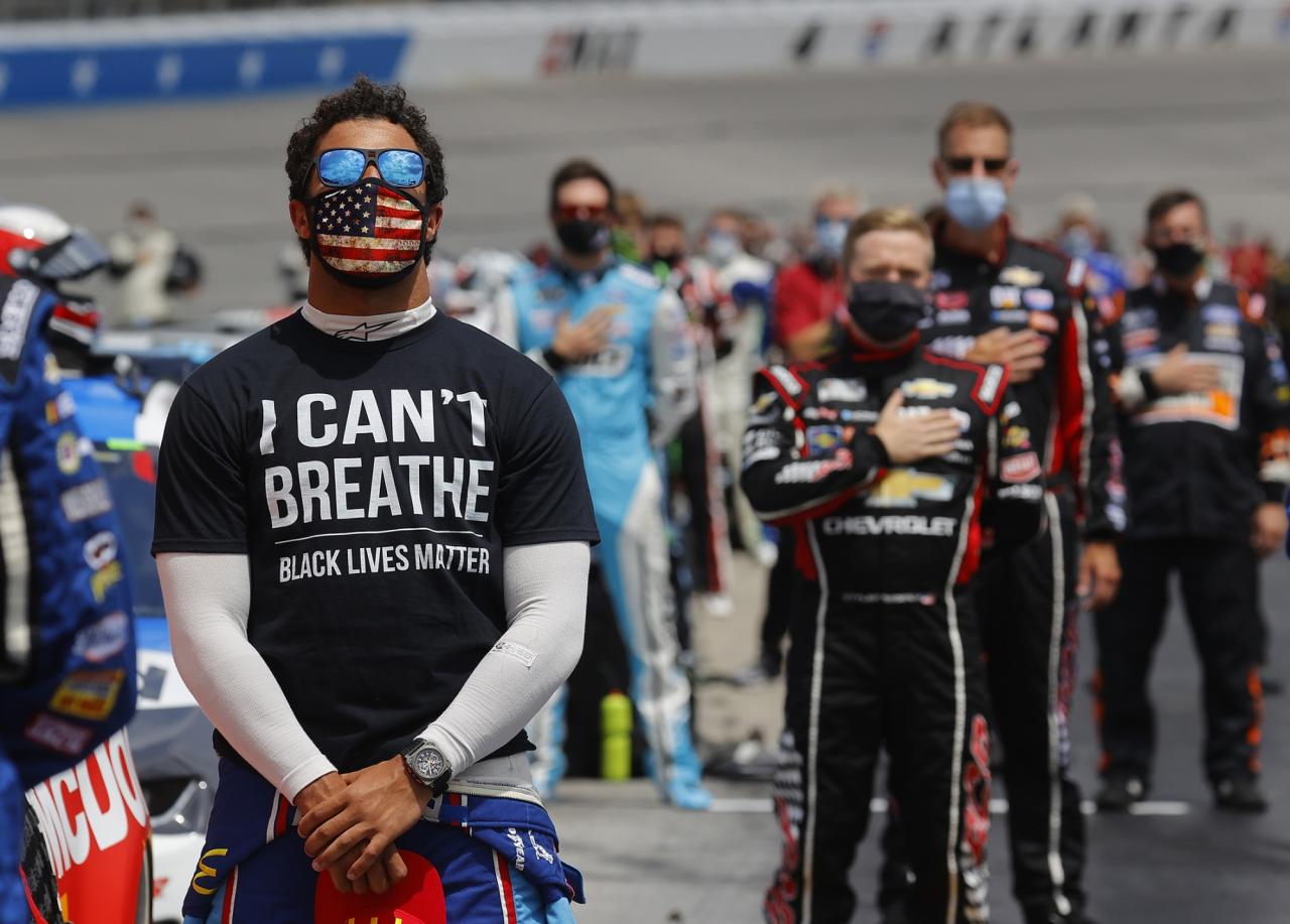 Siapa pembalap NASCAR dengan jumlah penggemar terbanyak di media sosial?