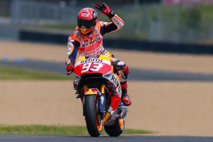 Marquez marc motogp mans le gp risks take had lorenzo debut podium vinales wins makes repsol honda autoevolution