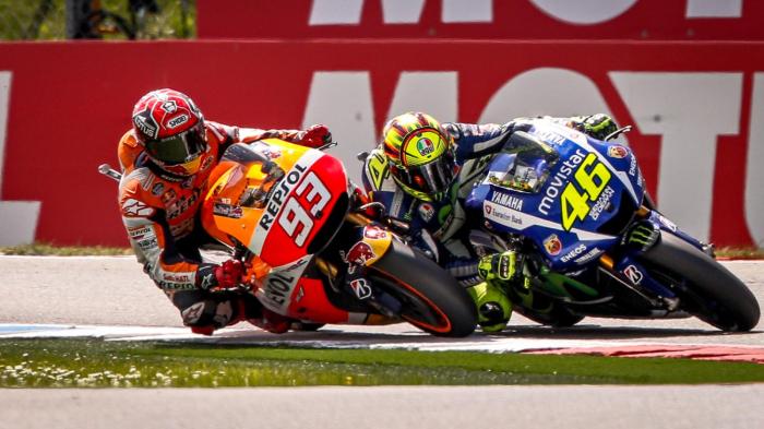 Perbandingan gaya balap Marc Marquez dengan Valentino Rossi