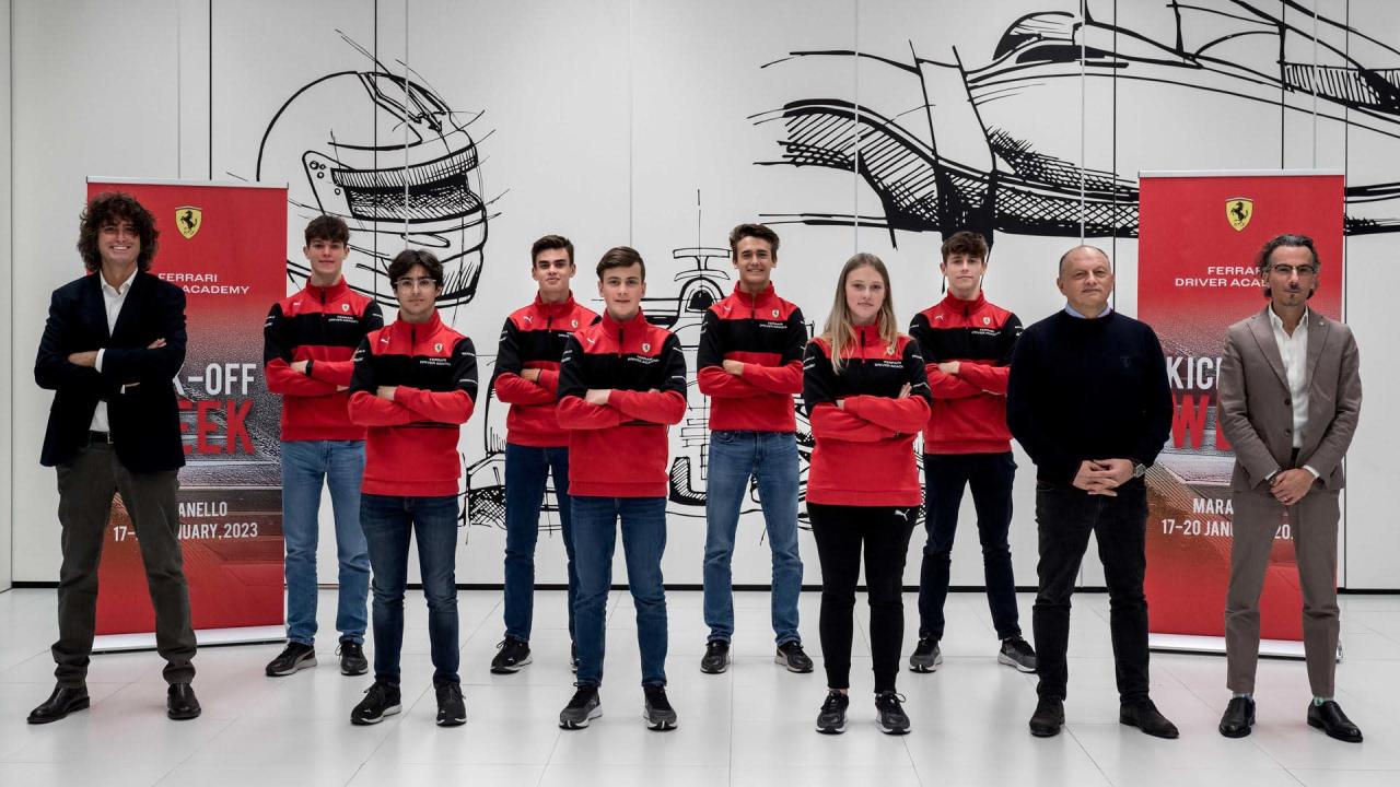 Driver programme drivers underway pitpass eight Pembalap f1 debut 2025 dari akademi ferrari